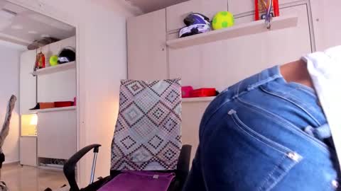 ZOE  online show from 02-23-25, 02:18