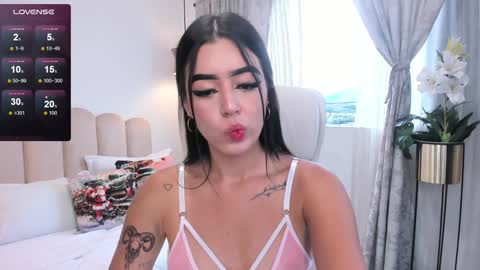 Snapshot of zoee_jackson chatting on 12-21-24, 08:00  zoee jackson online show from 12-21-24, 08:00