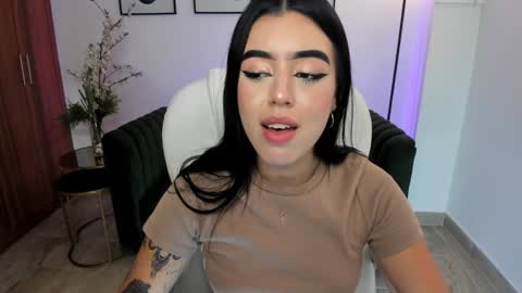 Snapshot of zoee_jackson chatting on 01-10-25, 07:00  zoee jackson online show from 01-10-25, 07:00