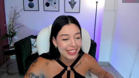 Snapshot of zoee_jackson chatting on 01-17-25, 10:01  zoee jackson online show from 01-17-25, 10:01