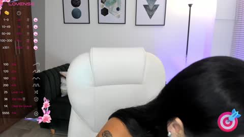 Snapshot of zoee_jackson chatting on 02-05-25, 07:20  zoee jackson online show from 02-05-25, 07:20
