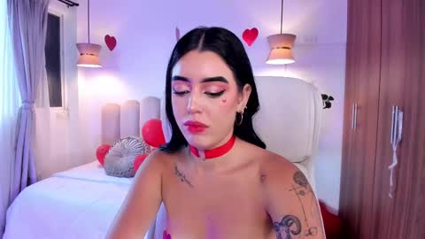 Snapshot of zoee_jackson chatting on 02-14-25, 10:25  zoee jackson online show from 02-14-25, 10:25