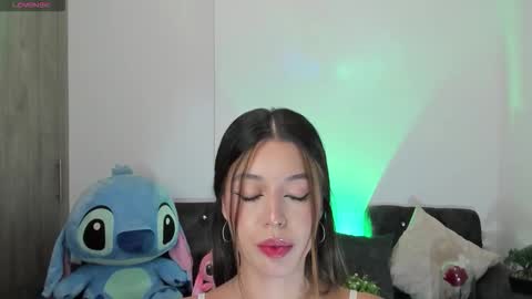 Snapshot of zoee_jackson chatting on 09-09-25, 01:49  zoee jackson online show from 09-09-25, 01:49