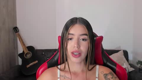 Snapshot of zoee_jackson chatting on 09-14-25, 11:26  zoee jackson online show from 09-14-25, 11:26