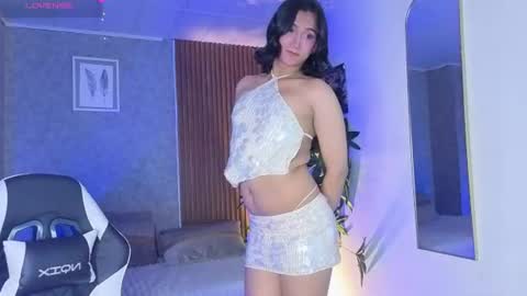 Snapshot of zoee_kiss_ chatting on 07-10-26, 05:34 ZOE online show from 07-10-26, 05:34