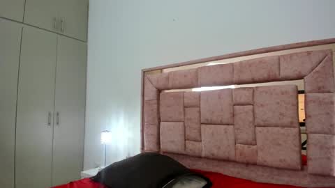 zoee online show from 01-10-25, 06:09