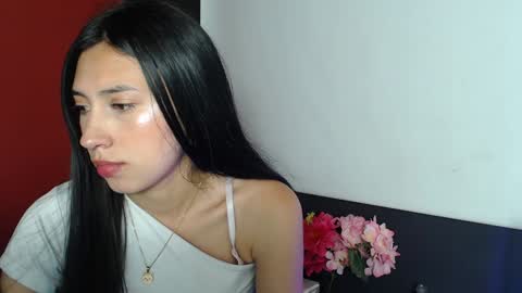 Laura  online show from 01-09-25, 04:41