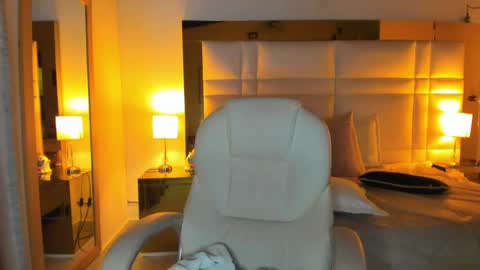 zoei_moon online show from 04-21-26, 01:42