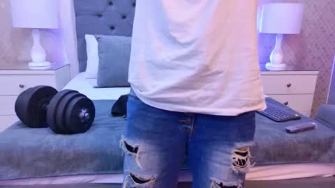 Zoe Krug online show from 12-03-25, 11:41