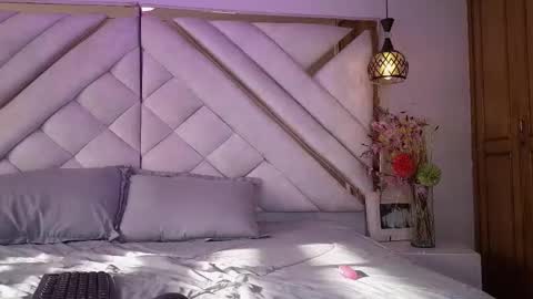 Zoe online show from 02-11-26, 12:43