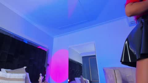 zoevidal_ online show from 03-12-25, 03:18