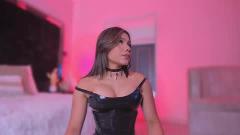 zoevidal_ online show from 09-14-25, 12:04