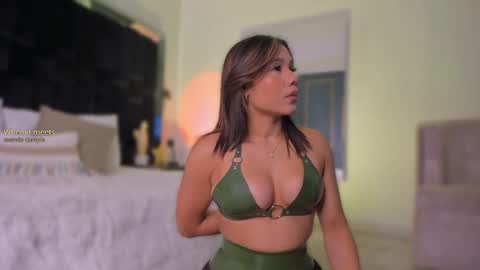 zoevidal_ online show from 09-24-25, 11:46