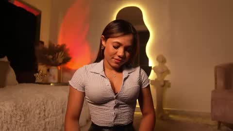 zoevidal_ online show from 10-13-25, 11:54