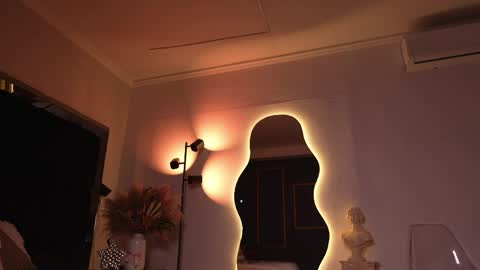 zoevidal_ online show from 04-08-26, 12:38