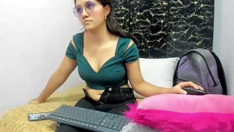ZoeWatzon online show from 07-26-26, 01:07