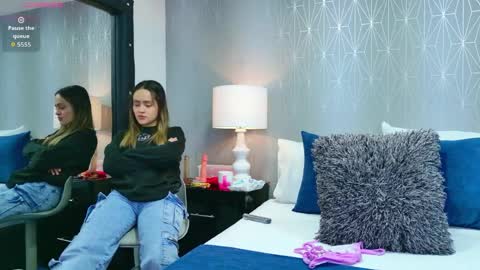 ZoeWilliis online show from 04-01-26, 12:06