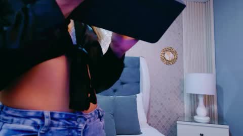 Snapshot of zoewilliis chatting on 06-03-26, 12:19 ZoeWilliis online show from 06-03-26, 12:19