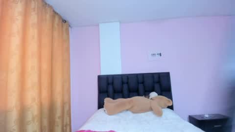 Zoey online show from 04-17-26, 10:57