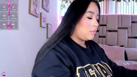 zoey thommpson online show from 11-23-25, 02:17