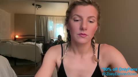 Snapshot of zoeydanner chatting on 02-03-25, 07:21 Zoeydanner online show from 02-03-25, 07:21