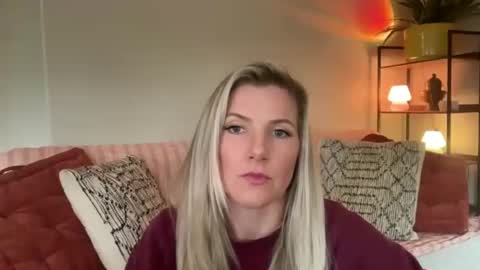 Snapshot of zoeydanner chatting on 02-18-26, 09:44 Zoeydanner online show from 02-18-26, 09:44