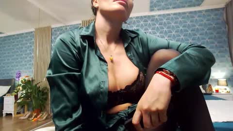 Zoey online show from 11-03-25, 04:52