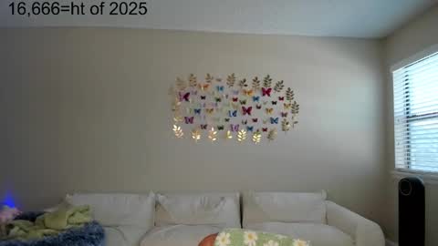 Snapshot of zoiebutterfly chatting on 10-16-25, 09:16 Zoie online show from 10-16-25, 09:16