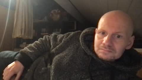 Snapshot of zolexthomas chatting on 02-25-25, 05:58 zolexthomas online show from 02-25-25, 05:58