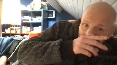 Snapshot of zolexthomas chatting on 10-21-25, 02:29 zolexthomas online show from 10-21-25, 02:29