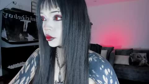 SOPHIE    online show from 05-04-26, 12:06