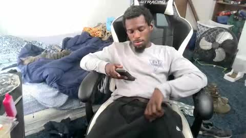 Snapshot of zoneingout chatting on 11-06-25, 07:48 zoneingout online show from 11-06-25, 07:48