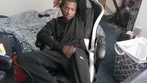 zoneingout online show from 12-14-25, 05:24