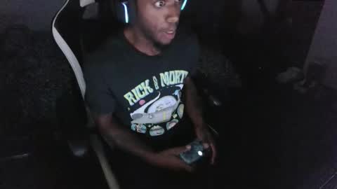 zoneingout online show from 12-15-25, 04:17