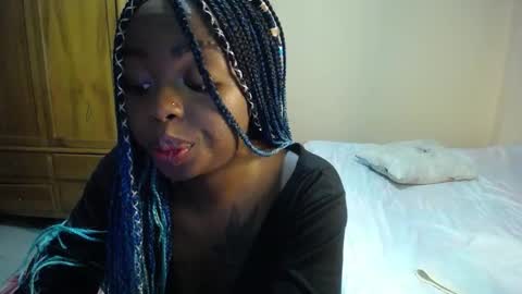 Zooe online show from 02-11-25, 02:35