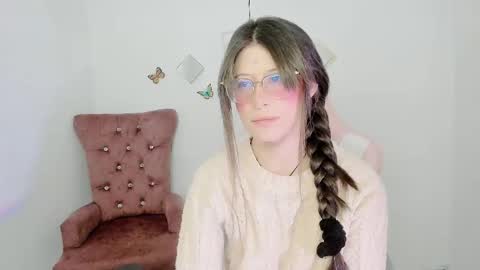 Alicie online show from 11-06-25, 01:34