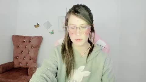 Alicie online show from 12-17-25, 05:13