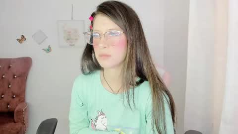 Alicie online show from 05-18-26, 04:13