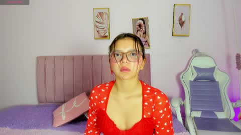 Zoe online show from 04-10-26, 12:10