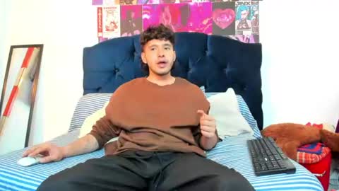 Snapshot of zoren33 chatting on 07-27-26, 11:34 zoren33 online show from 07-27-26, 11:34