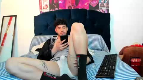 Snapshot of zoren33 chatting on 07-29-26, 12:53 zoren33 online show from 07-29-26, 12:53