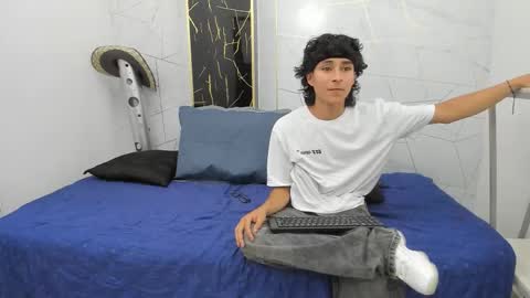     online show from 10-18-25, 08:20