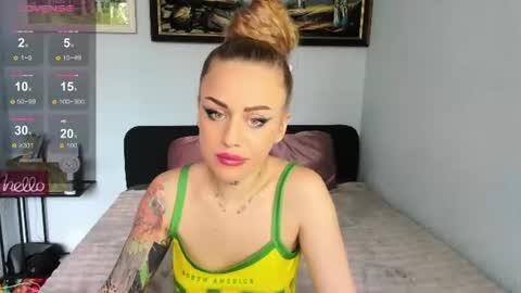 Snapshot of zorynvaal chatting on 06-24-26, 12:26 Mia online show from 06-24-26, 12:26