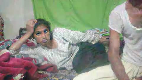 zoyakhan803 online show from 10-25-25, 10:04