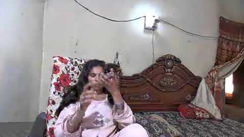 Snapshot of zoyakhan803 chatting on 05-08-26, 05:46 zoyakhan803 online show from 05-08-26, 05:46