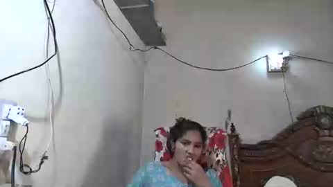 Snapshot of zoyakhan803 chatting on 05-09-26, 03:01 zoyakhan803 online show from 05-09-26, 03:01