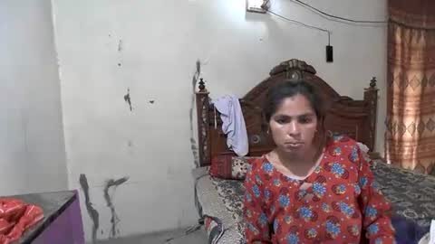 Snapshot of zoyakhan803 chatting on 05-14-26, 07:37 zoyakhan803 online show from 05-14-26, 07:37
