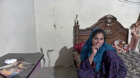 Snapshot of zoyakhan803 chatting on 05-24-26, 10:37 zoyakhan803 online show from 05-24-26, 10:37