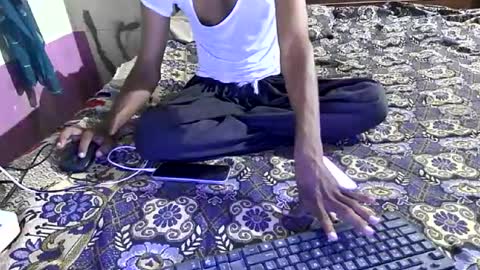 Snapshot of zoyakhan803 chatting on 07-12-26, 09:28 zoyakhan803 online show from 07-12-26, 09:28