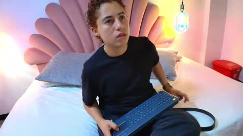 Snapshot of zukulankurozaki chatting on 11-09-25, 04:55 Zukulan online show from 11-09-25, 04:55